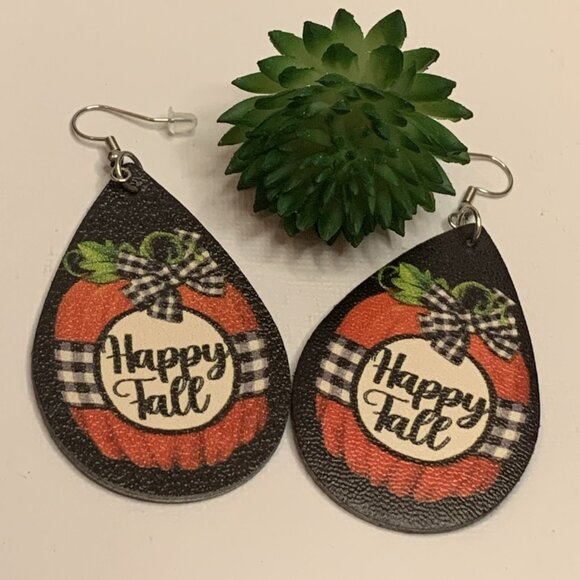 Pumpkin Earring, Fall Earring, Thanksgiving Earring, Gift Idea, Holiday Earring - Picture 1 of 10